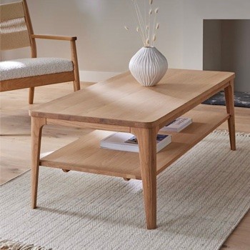 Drewniany stolik z miejscem do przechowywania/fot. johnlewis.com