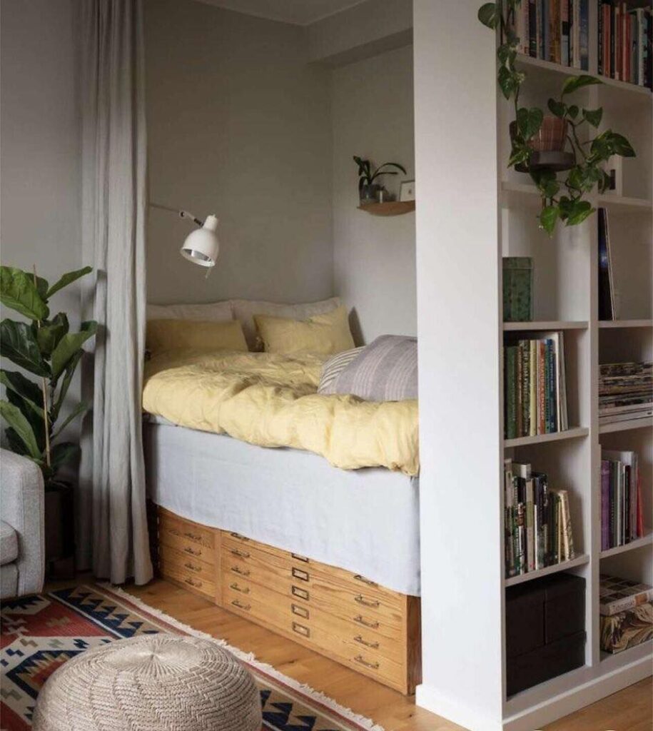 Łóżko z licznymi szufladami/fot. Justina Doyle