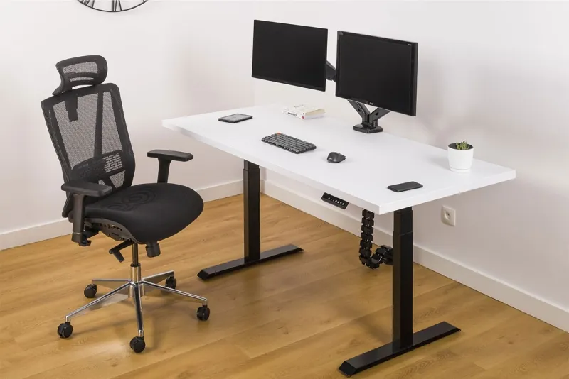 Biurko regulowane, fot. conwork.pl