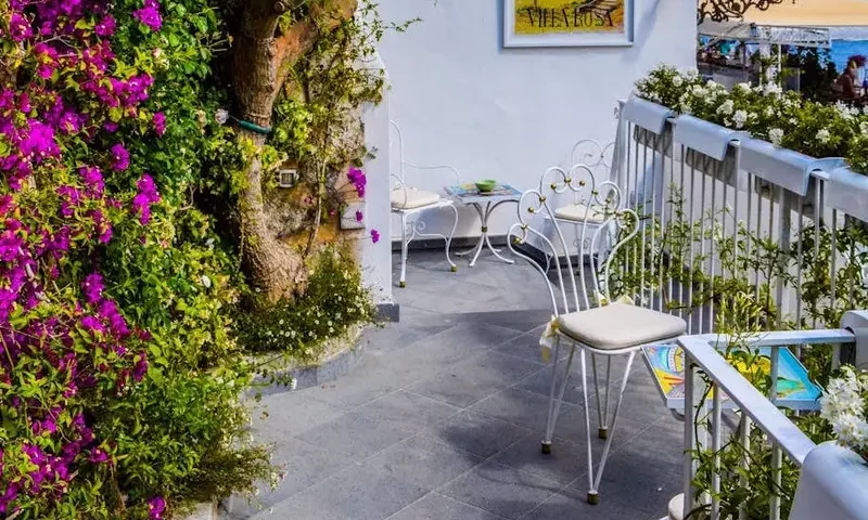 Jakie meble i akcesoria ogrodowe wybrać? Zobacz najlepsze i najtrwalsze rozwiązania!