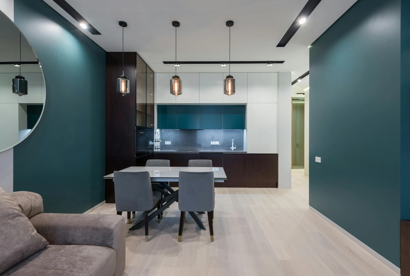 Malowanie kuchni a open space. Jak połączyć ją kolorystycznie z salonem?