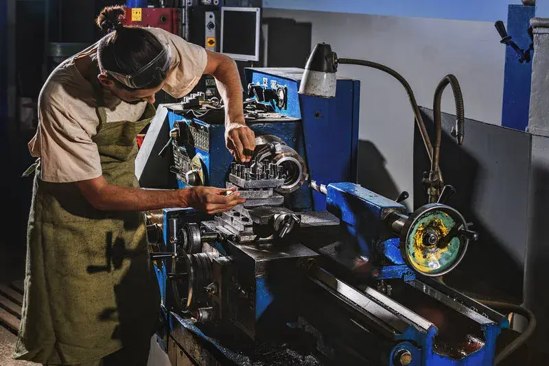 Jakie efekty daje mata antyzmęczeniowa przemysłowa?