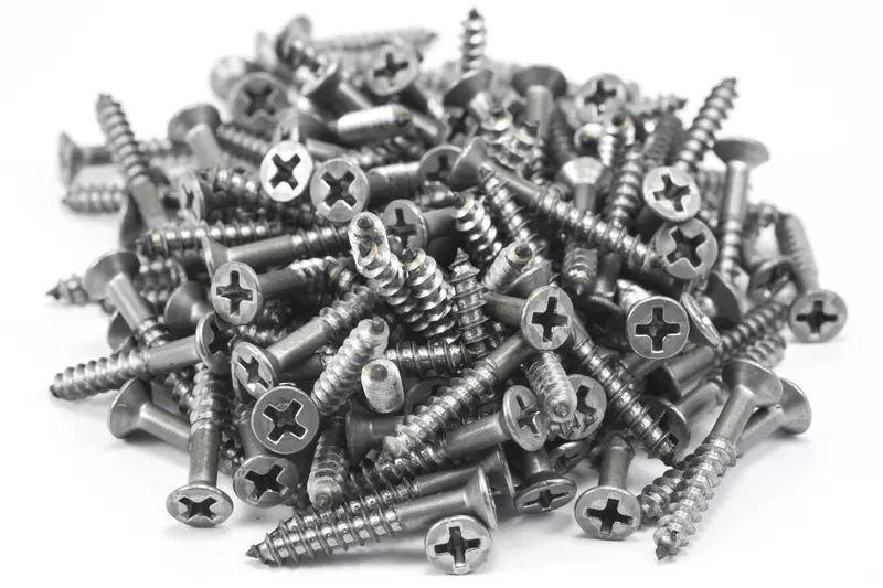 Materiały i właściwości elementów złącznych